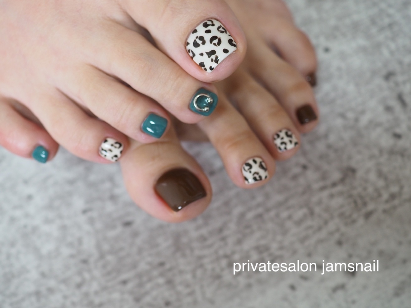 jams nail