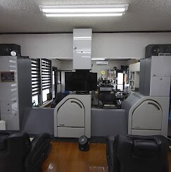 カットハウスまつおか　（理容室）