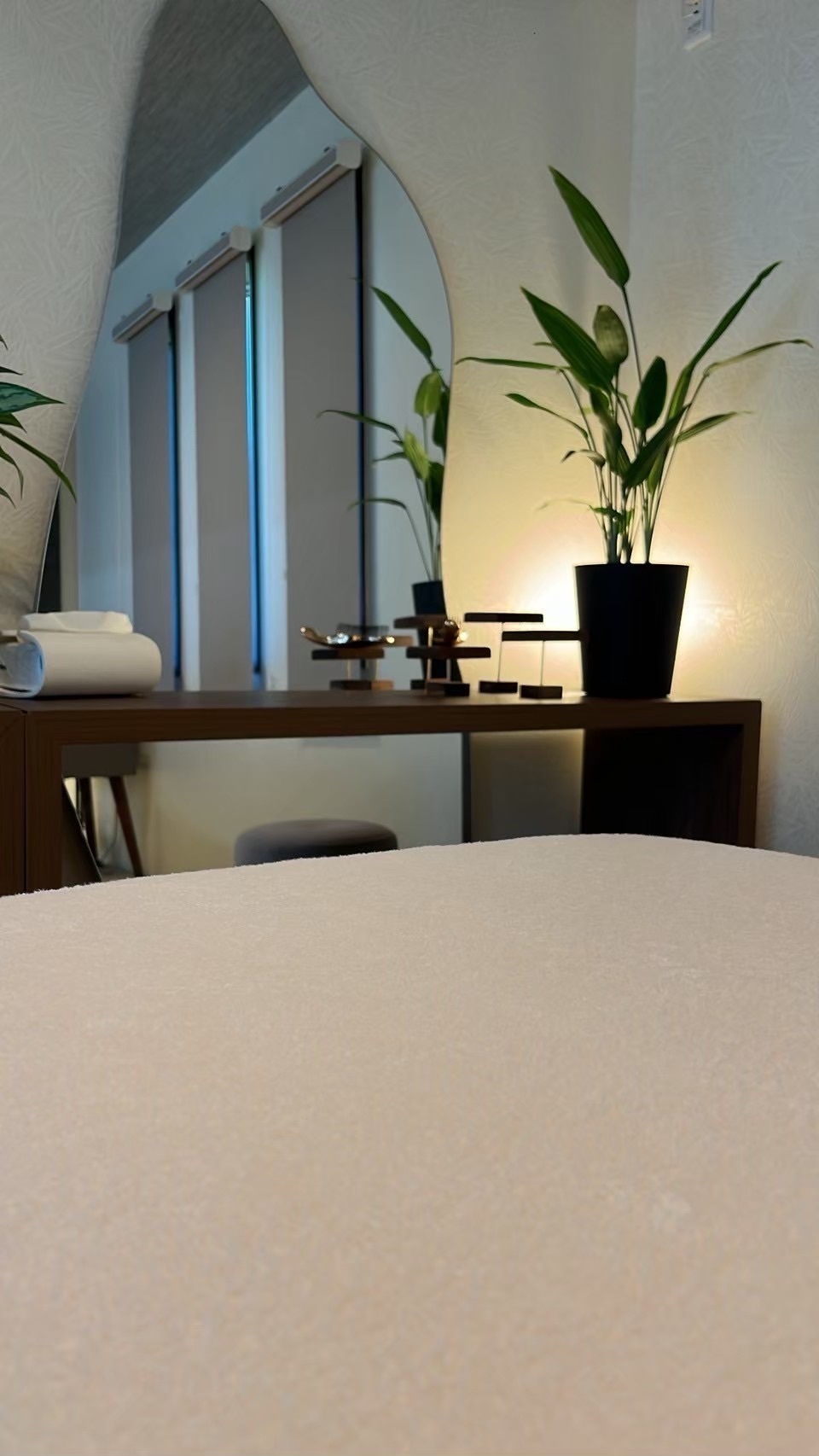 ROOM9