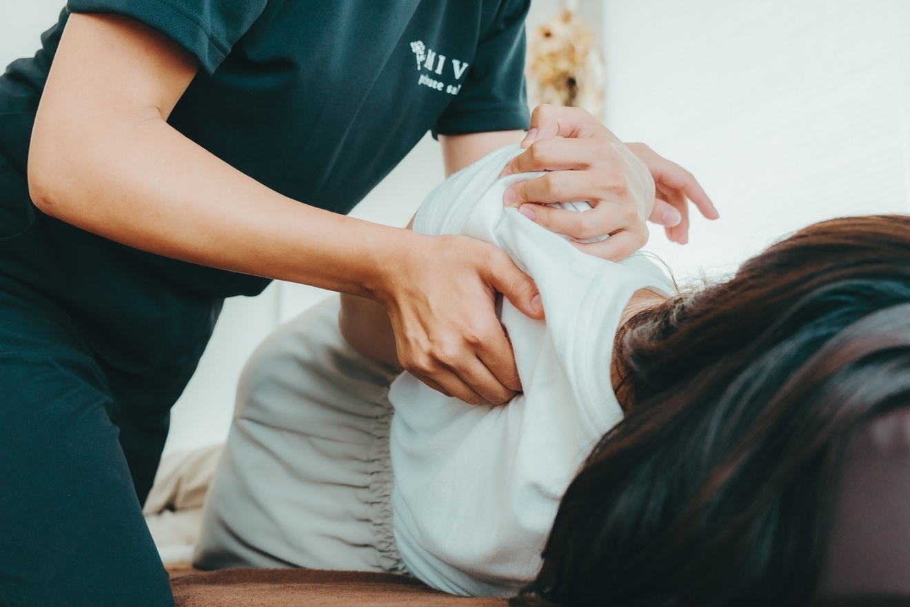 股関節からほぐす整体✕腸もみ｜女性専用