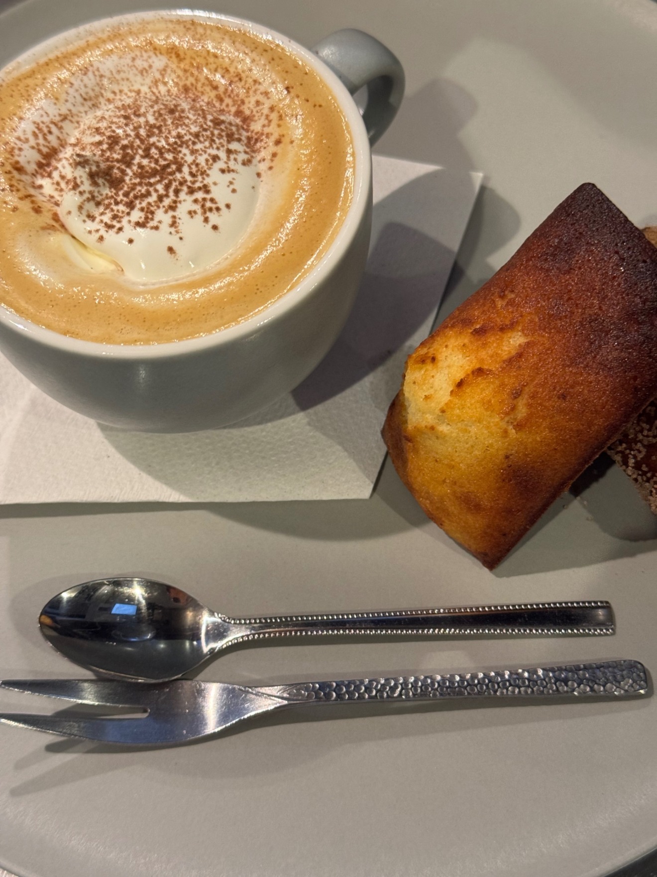 小さな町のなかのレストラン bistro