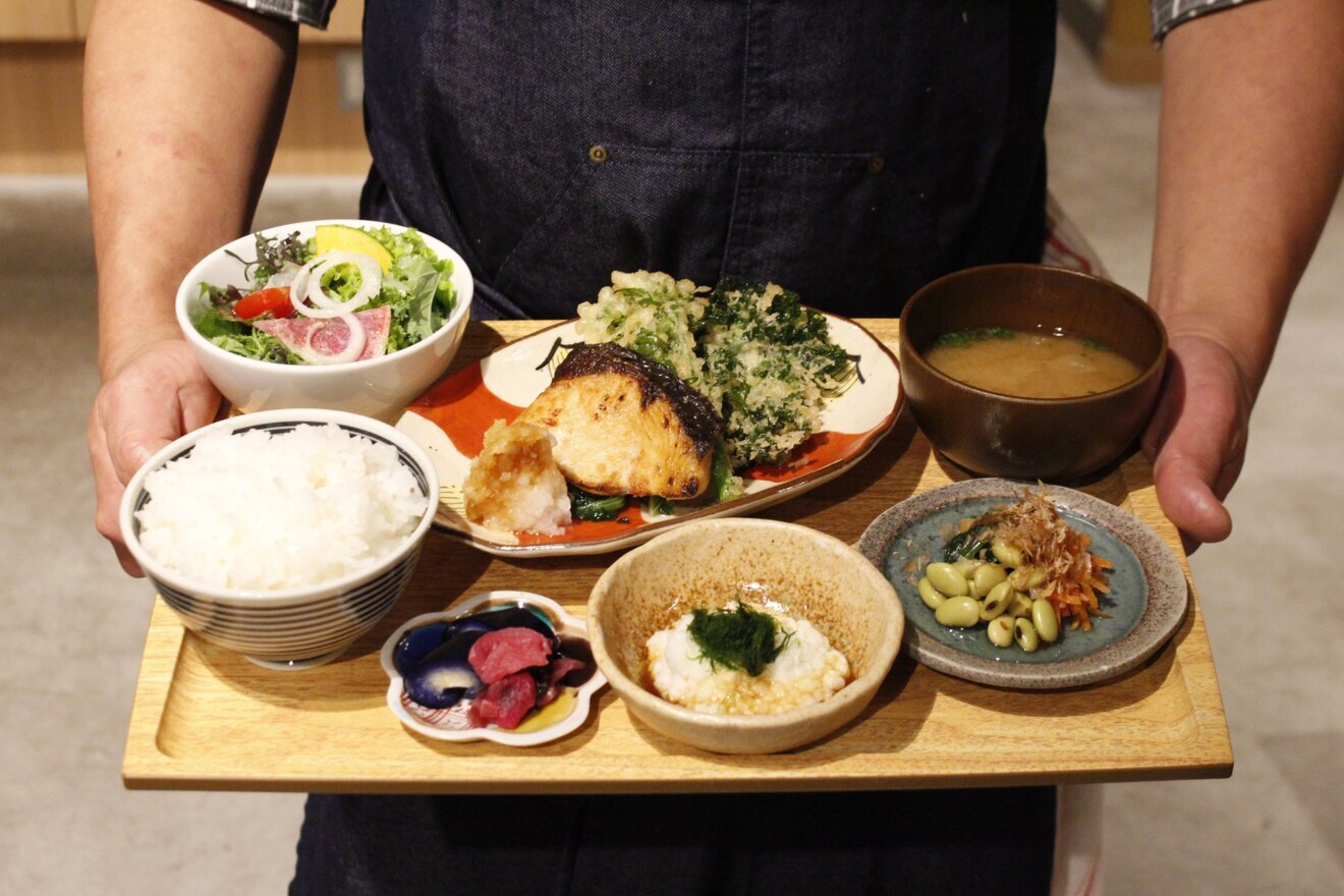 農絆卓恵茶屋町店（食品売場＆レストラン）