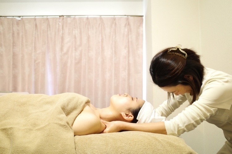 aroma salon maiza'