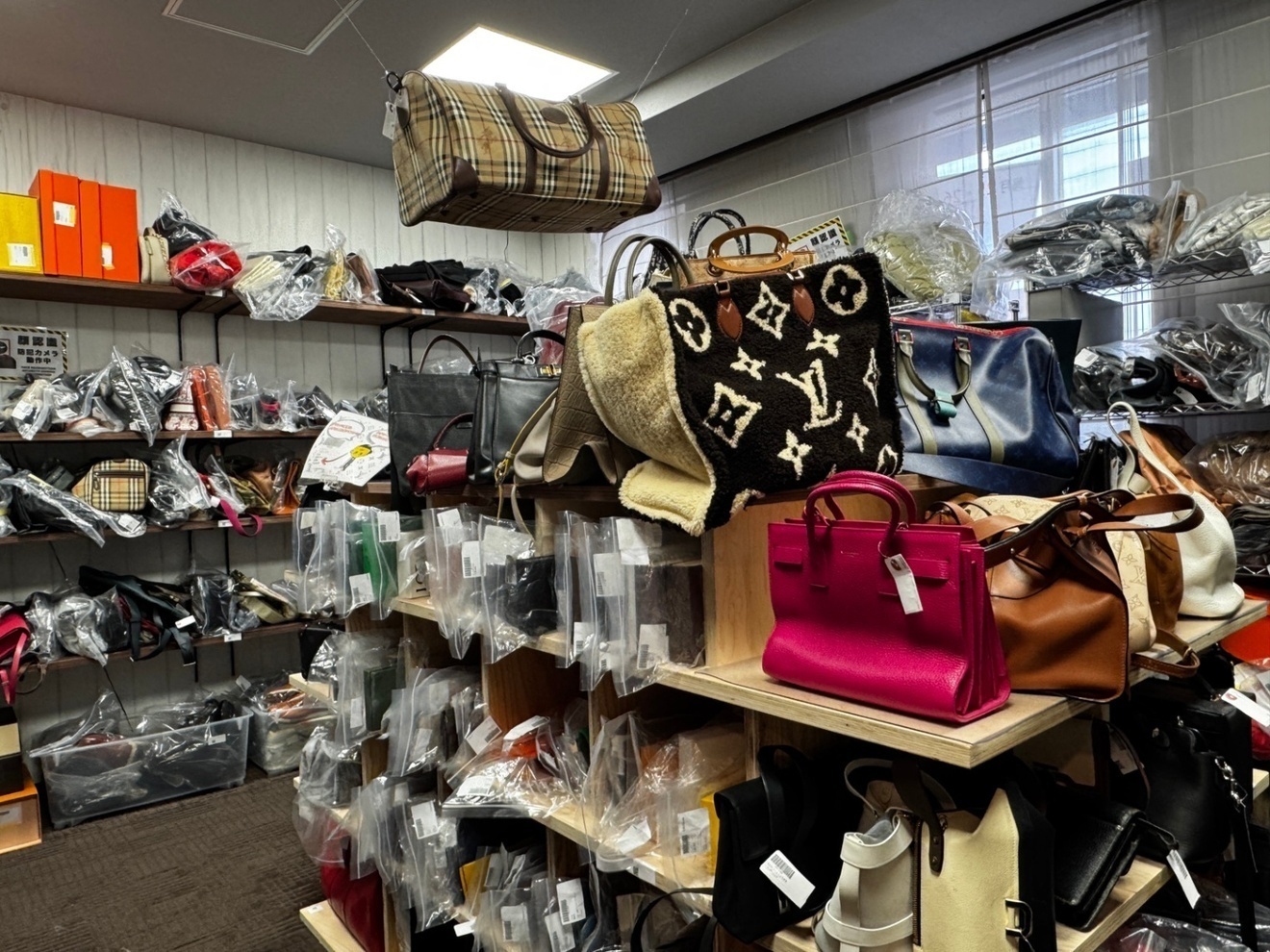 ブランドじぇいそん大東市倉庫開放します！