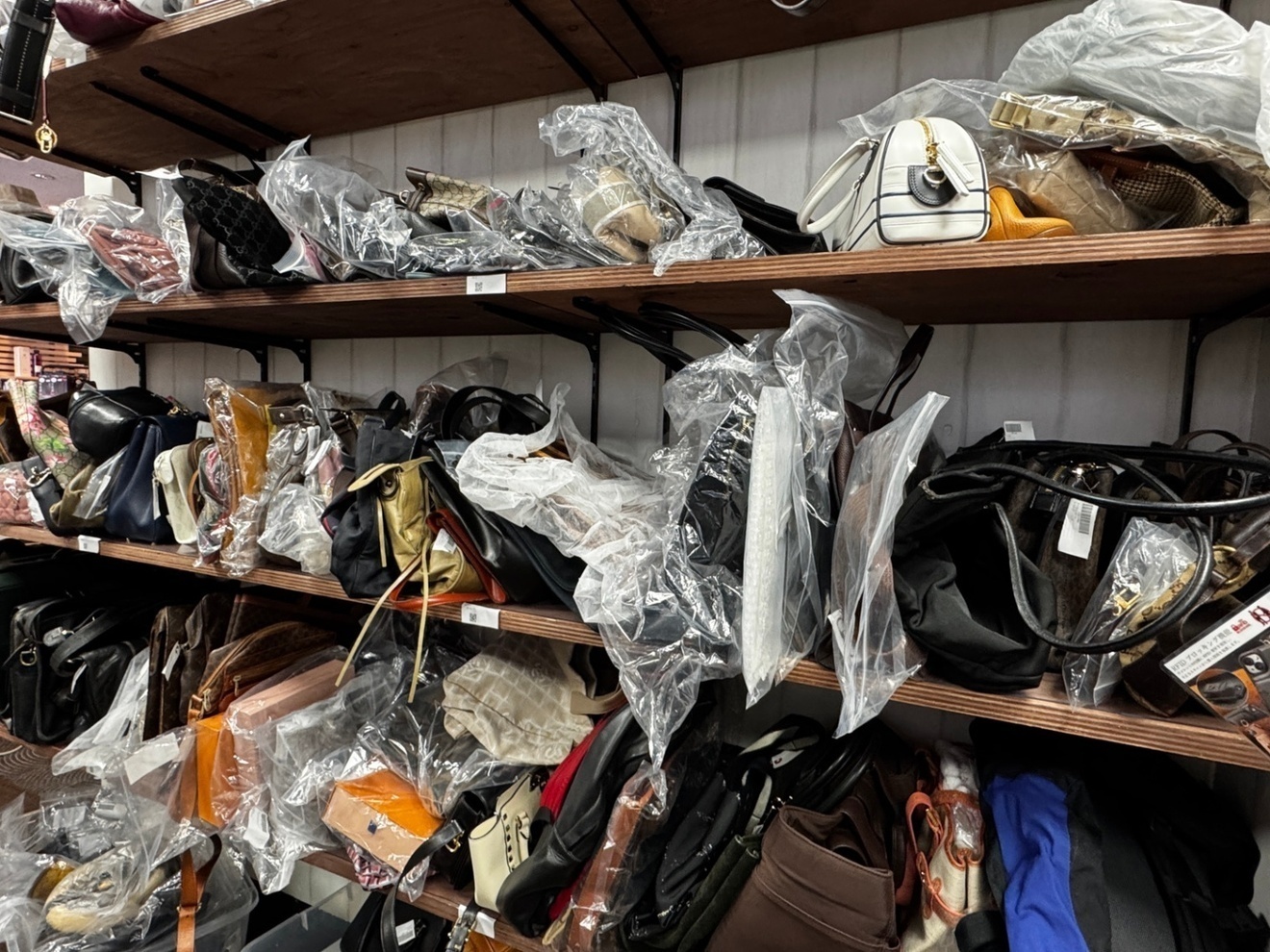 ブランドじぇいそん大東市倉庫開放します！