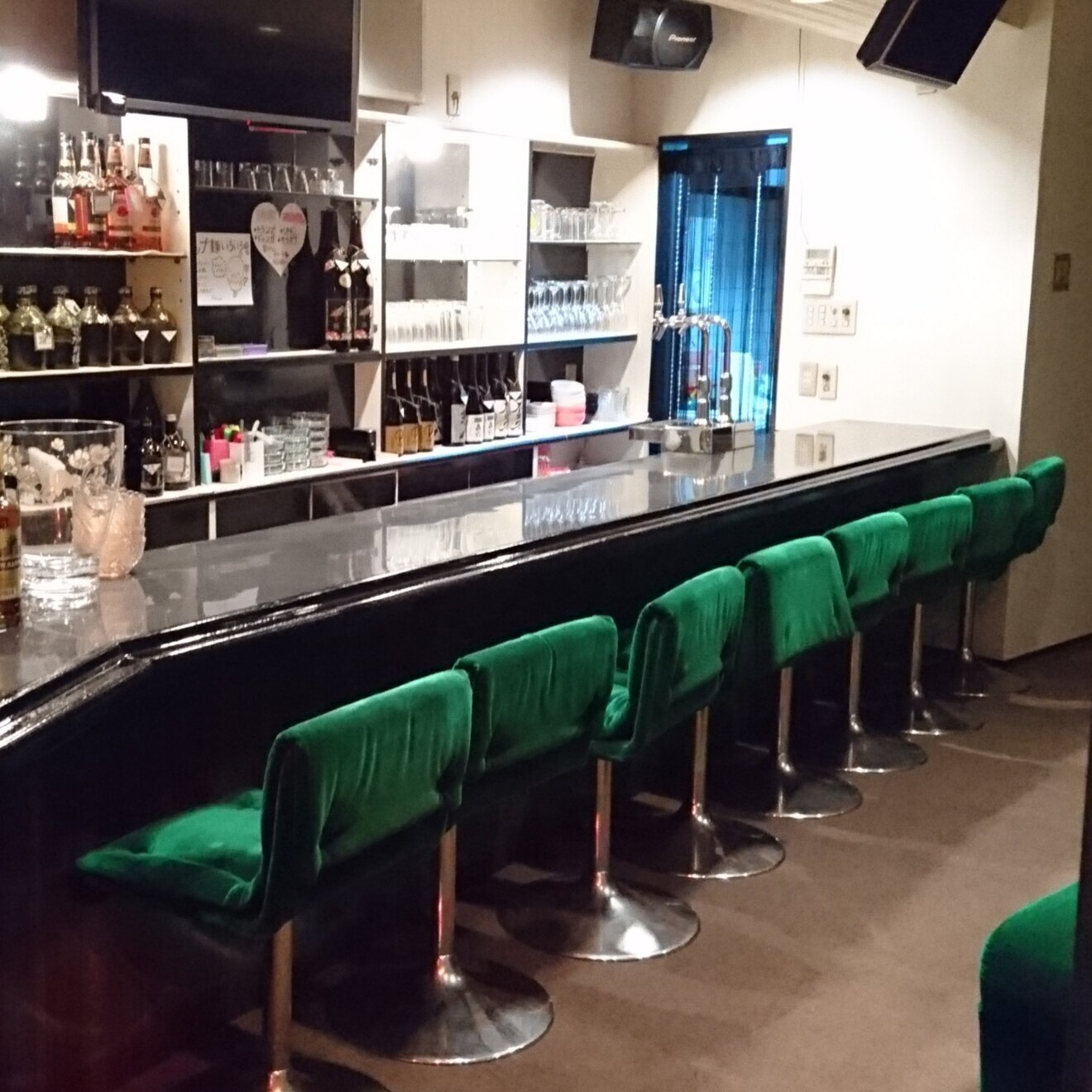 スナックLily-リリィ-