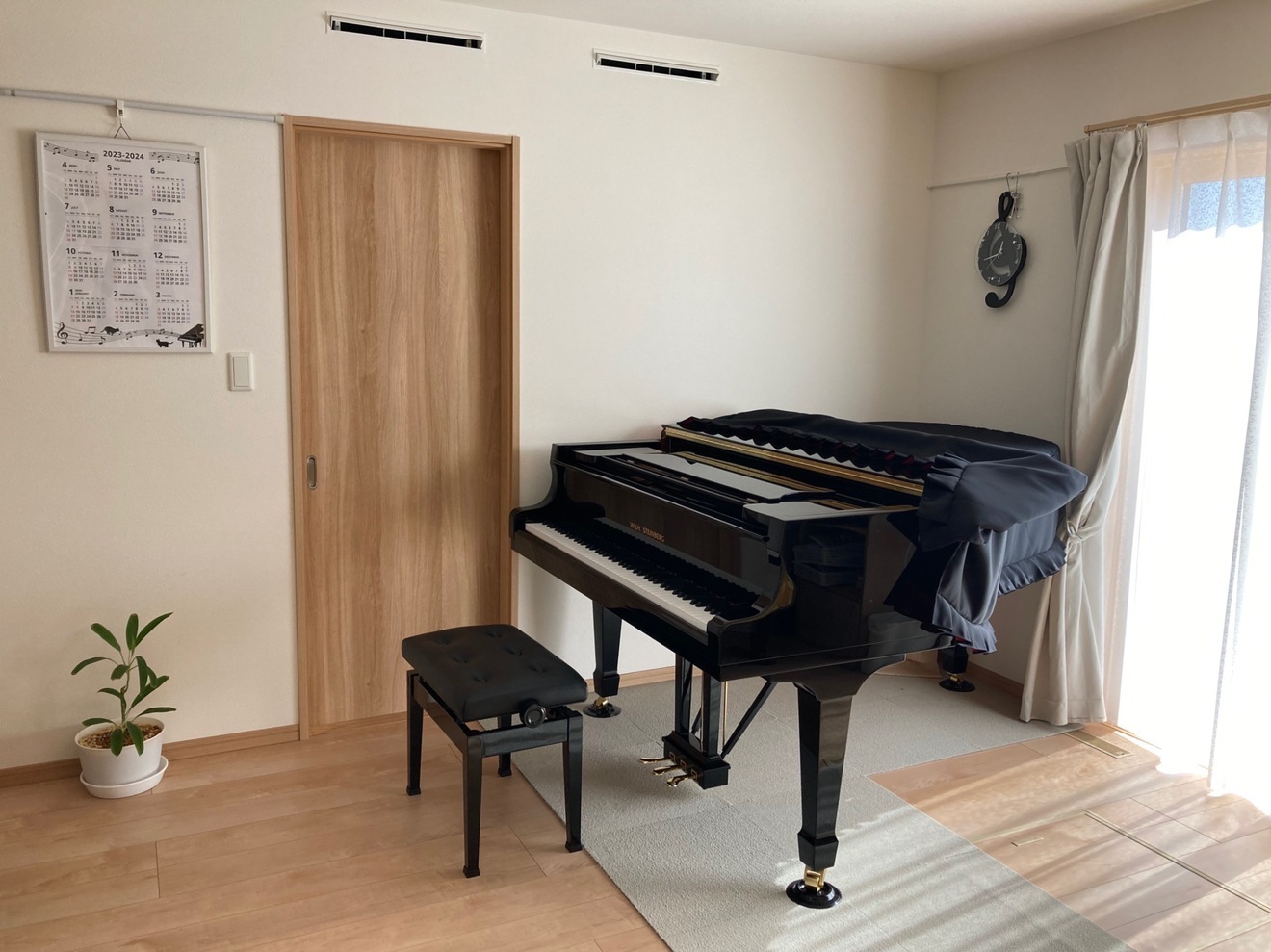 ピアノ・リトミック教室♪にじいろミュージ