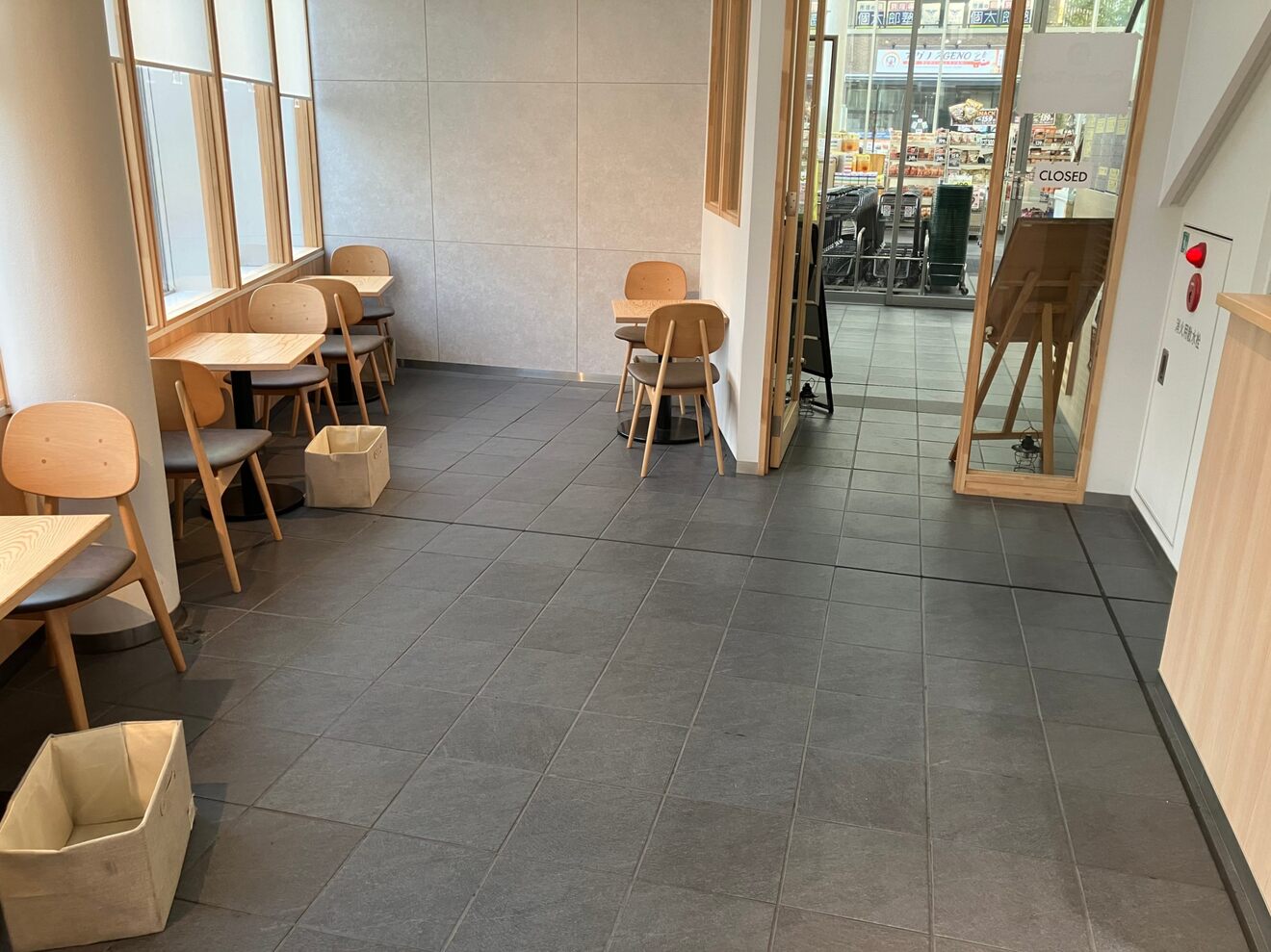 Queen's Table（カフェ）