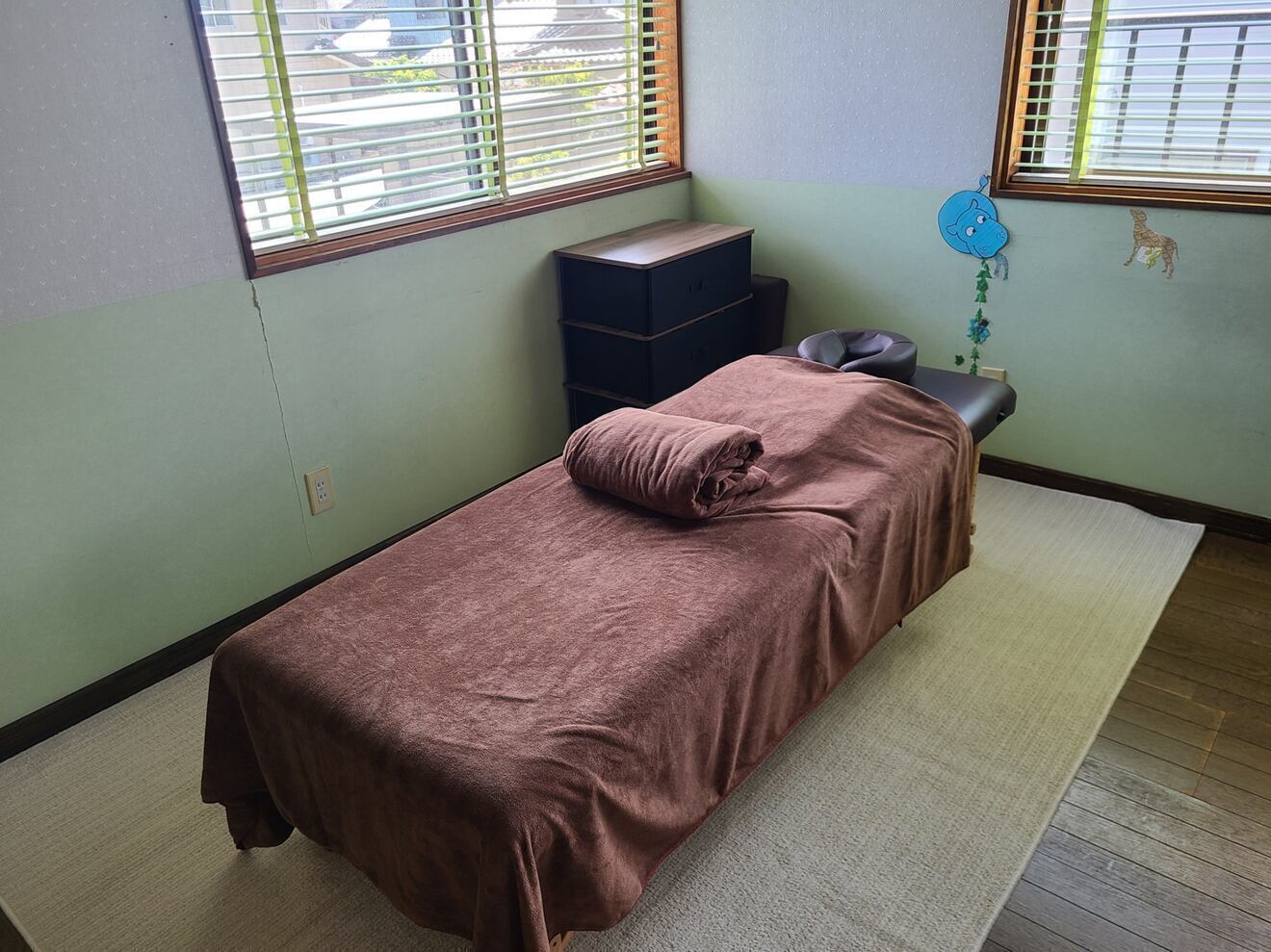 もみほぐし　こもれび