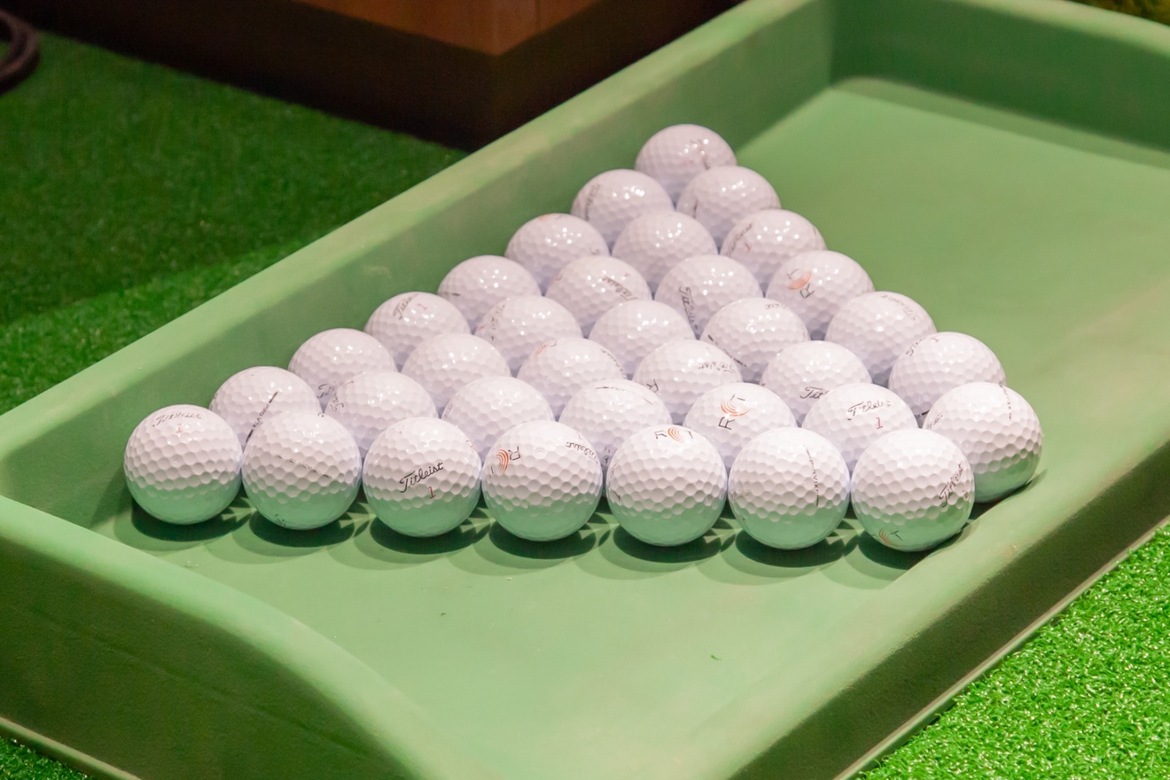 インドアゴルフ場【マジメにゴルフ】