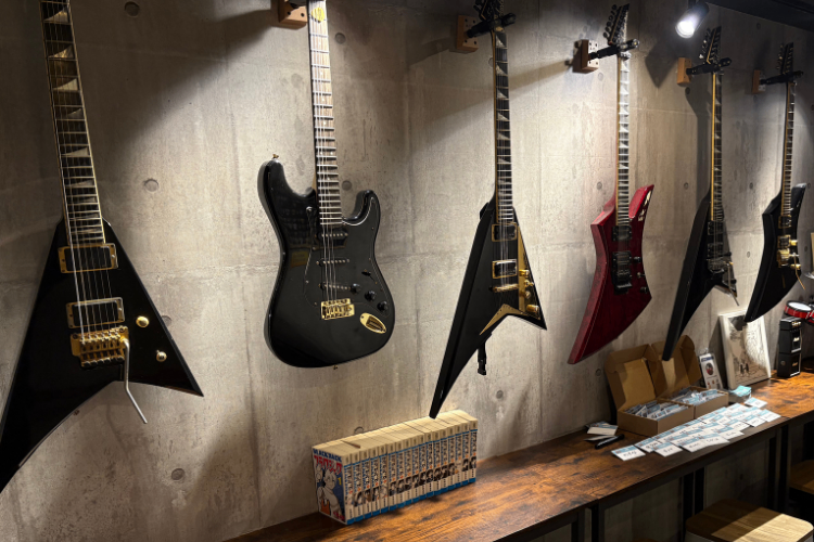 ライブハウス生演奏BarMEGANETH