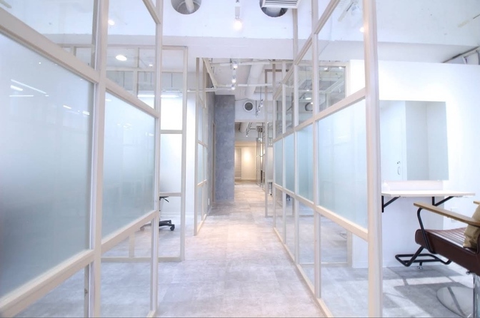 ショートボブ専門　EMANON新宿南口店