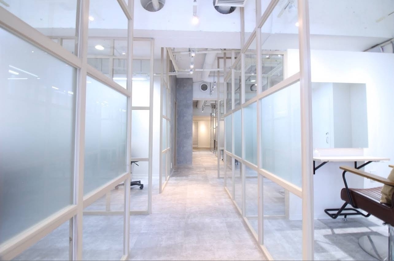 ショートボブ専門　EMANON新宿南口店