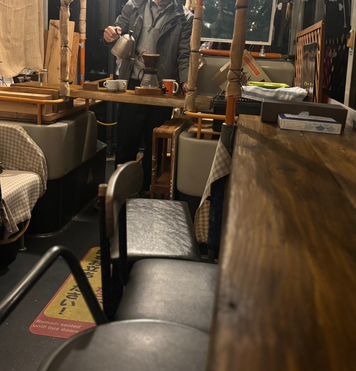 Local Bus cafe 吉田町川尻