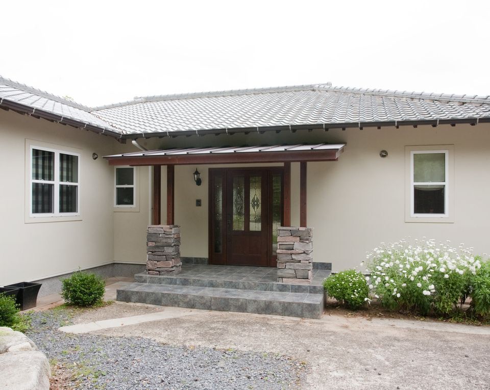 城下をみおろす白い家(リフォーム)