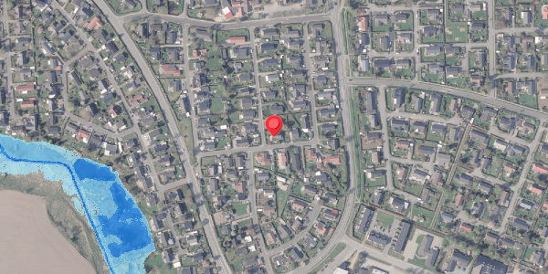 Oversvømmelsesrisiko fra vandløb på Lucernevej 2, 8382 Hinnerup