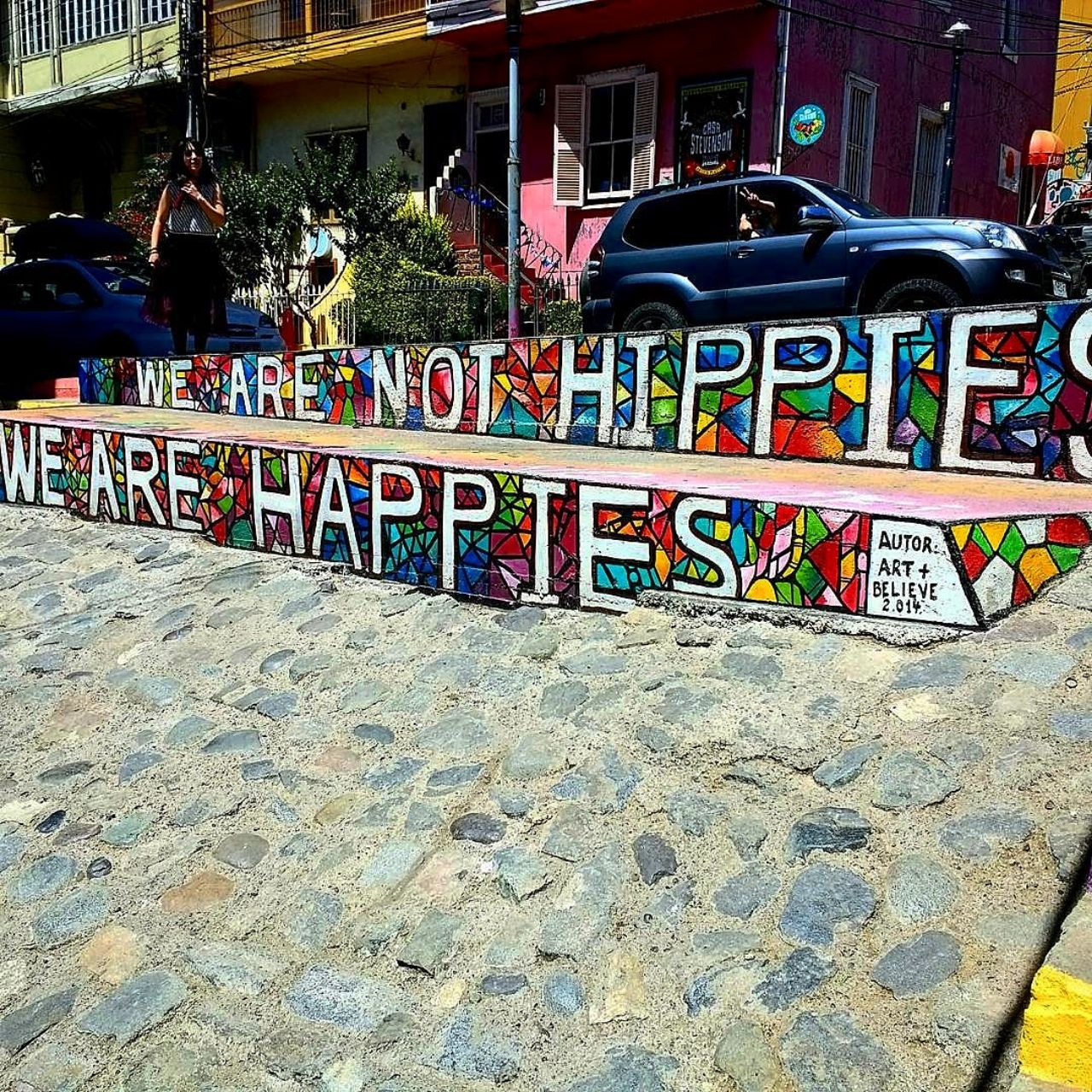 Mural 'We are not hippies, we are happies' - From Lautaro Rosas y Templeman, Chile