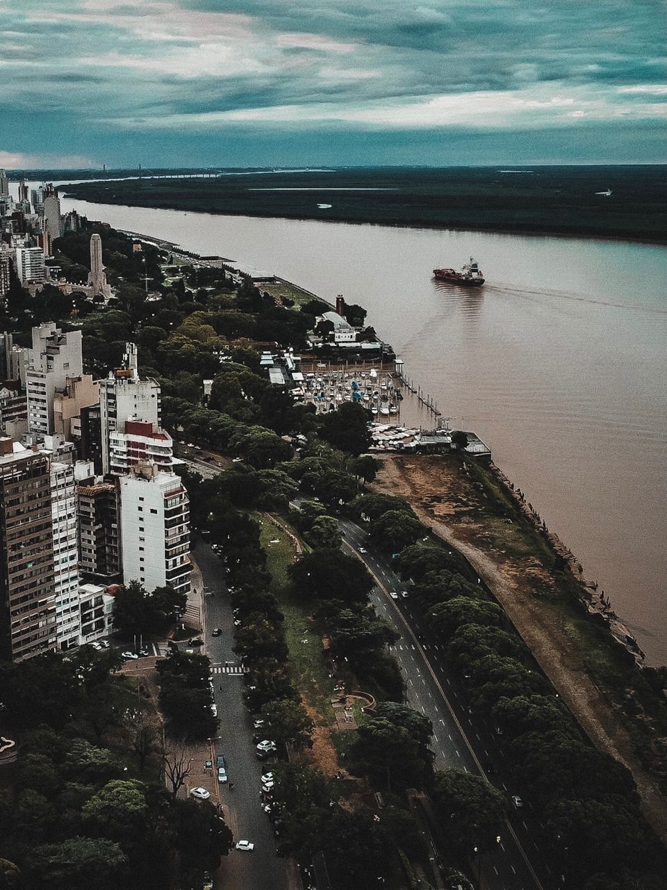 Río Paraná & Club Nautico - From Parque Urquiza - Drone, Argentina