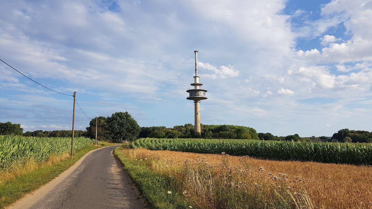 Fernsehturm bei Volmershoven - From Wander / Wirtschaftsweg, Germany