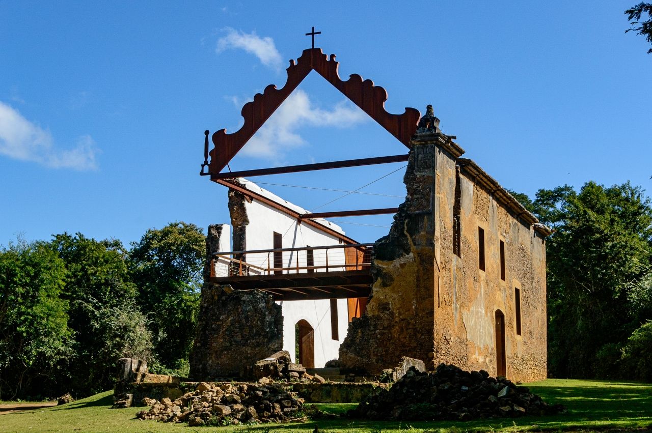 Ruinas da Igreja de Queimados - Brazil