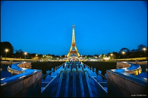 Eiffel Tower - Aus Trocadéro Gardens - Fountain, France