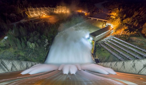 Shasta Dam spillway - Des de Shasta Dam, United States