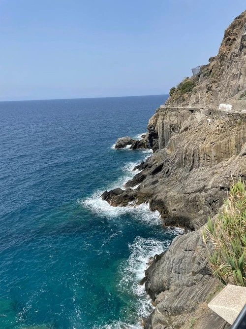 Shoreline North of Riomaggiore - Desde Bar above train station Riomaggiore, Italy