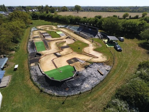 Circuit de Voiture Radio Commandée - Desde Drone, France