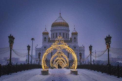 Cathedral of Christ the Saviour - Desde Patriarshiy Most, Russia