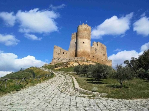 Castello di Mazzarino - Depuis Mazzarino, Italy