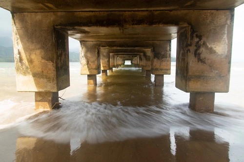 Hanalei Pier - Desde Below, United States