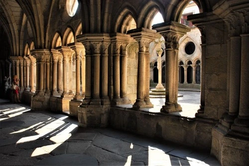 Porto Cathedral - Van Chiostro, Portugal