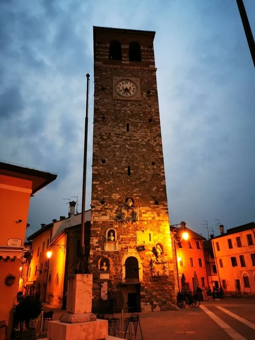Torre Millenaria - Tól től Stella d'oro, Italy