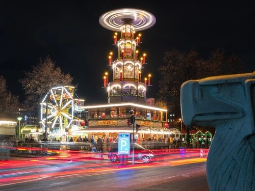 Weihnachtsmarkt in Mannheim - Aus Rosengarten Friedrichsplatz, Germany