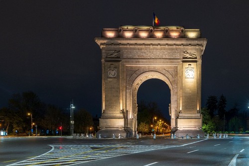 Arcul de Triumf - Aus On the pavement north of the monument, Romania
