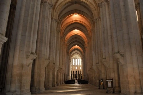 Monastero di Santa Maria - 从 Navata centrale, Portugal