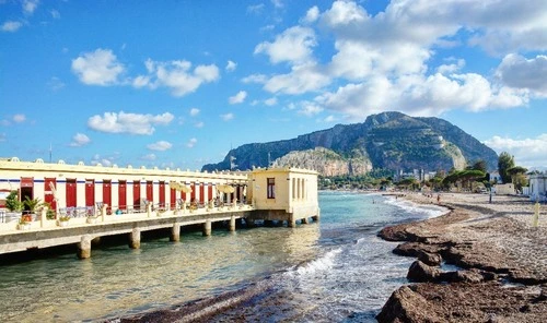 Mondello Beach - Des de Charleston, Italy