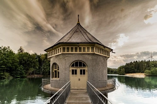 Pumpenhaus im Itzenplitzer Weiher - Germany