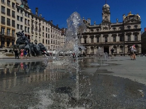 Fountains - Aus Place des Terreaux, France