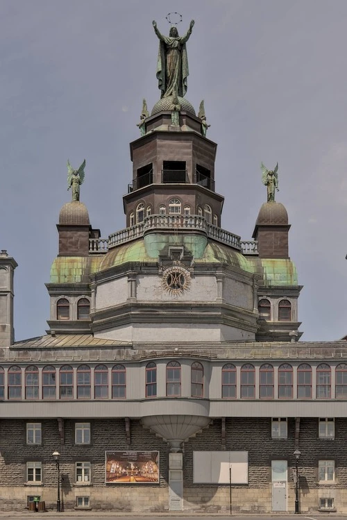 Chapelle Notre-Dame-de-Bon-Secours - Desde Rue Quai de l'Horloge, Canada