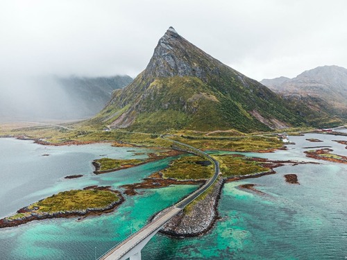 Fredvang bridges / Volandstinden - Dari Drone, Norway