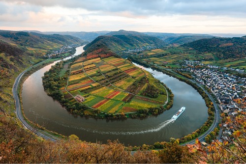 Moselschleife - から Schutzhütte Bremm, Germany