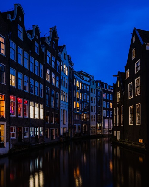 Amsterdam's Canals - 从 Oudezijds Voorburgwal, Netherlands