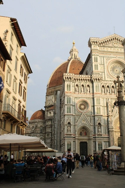 Cathedral of Santa Maria del Fiore - Desde Via de' Cerretani, Italy