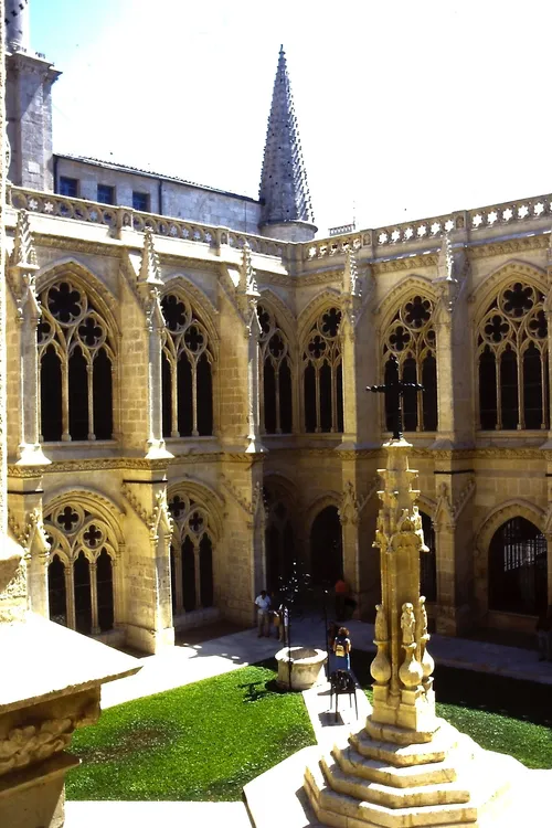 Claustro de la Catedral de Burgos - Spain