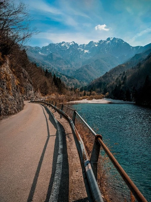 Laghetto di Cassiglio - Da The street, Italy