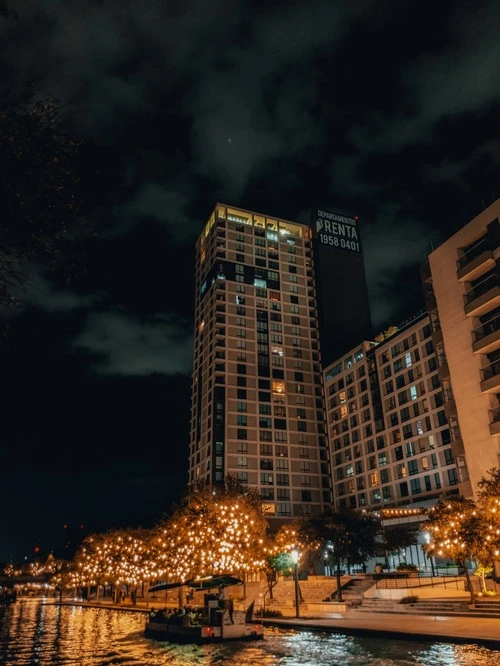 Plaza Histórica Batalla de Monterrey - Desde Paseo Santa Lucia, Mexico