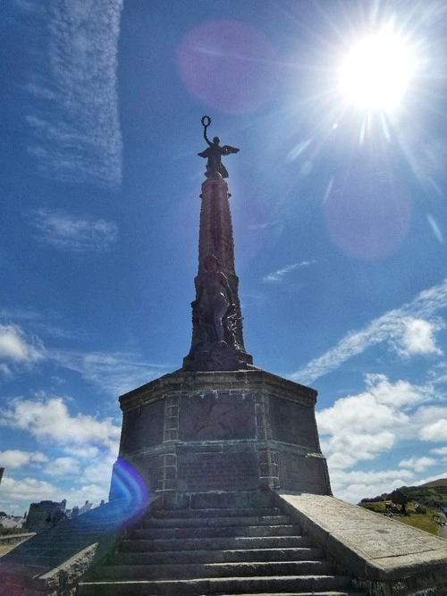 War monument - Desde Tenby Castle, United Kingdom