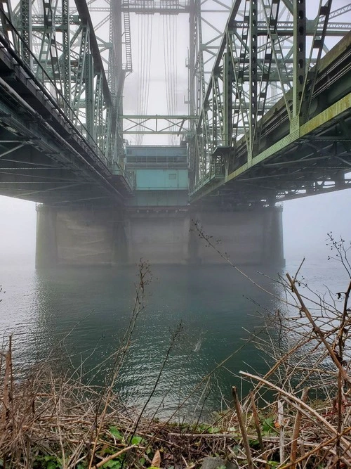 I-5 Bridge - Desde Columbia Way, United States