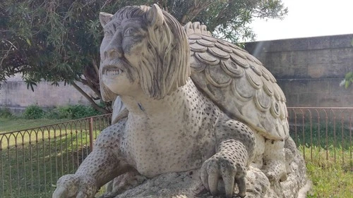 Statua della Tarasque - France